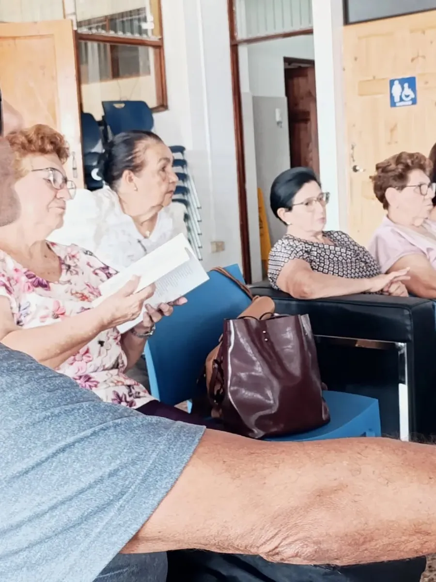 Lectoras del club durante la presentación